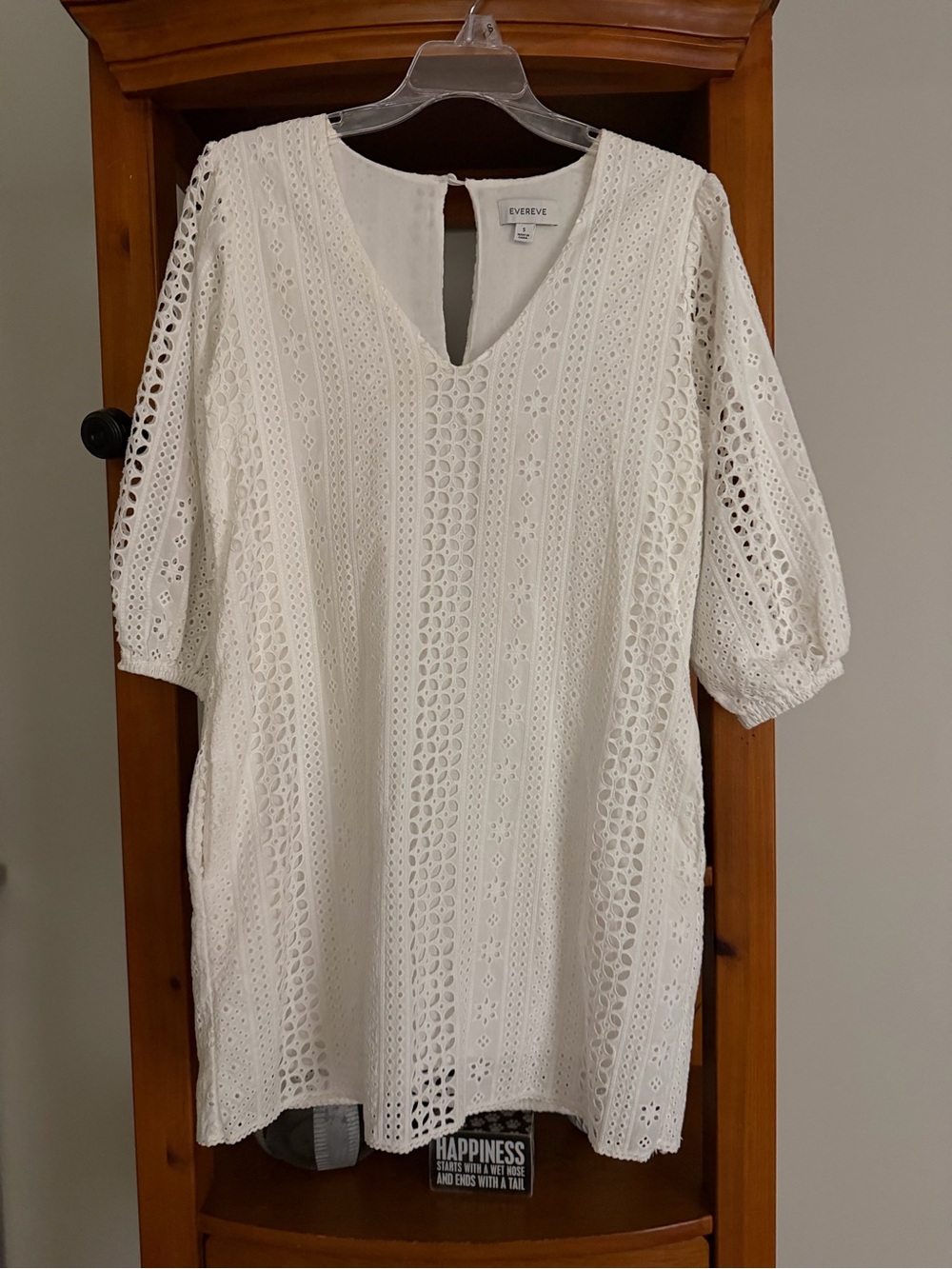Evereve Women's White Eyelet V-Neck Dress